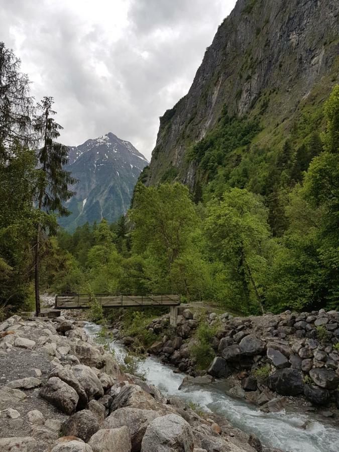 Les Lys Oranges Lägenhet Le Bourg-dʼOisans Exteriör bild
